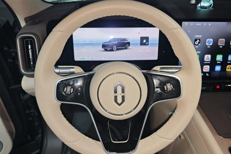 Used Hima AITO M9 2025 Extended-Range Ultra Version 52 kWh 6-Seater Steering Wheel