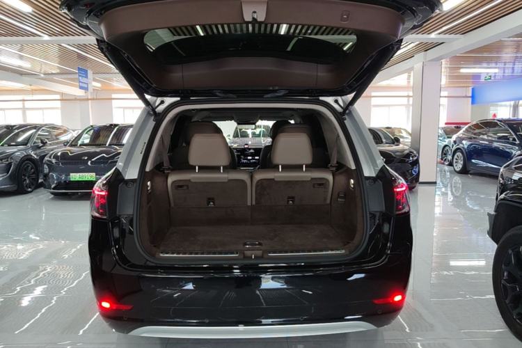 Used Hima AITO M9 2025 Extended-Range Ultra Version 52 kWh 6-Seater Trunk
