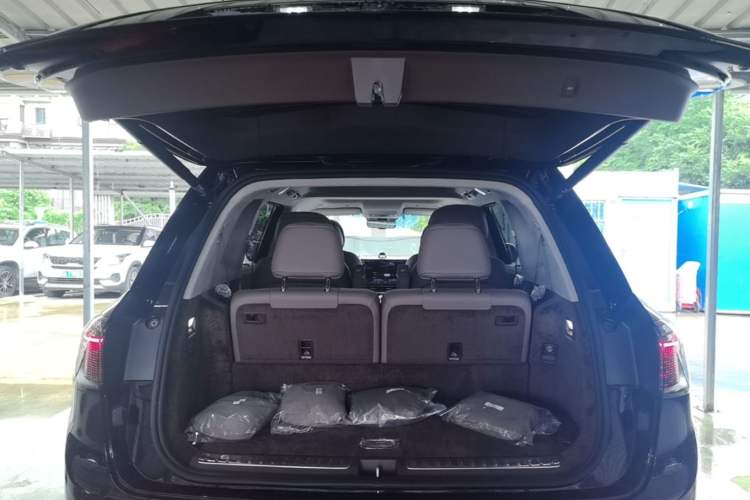 Used Hima AITO M9 2025 Extended-Range Max Version 52 kWh 6-Seater Edition Trunk