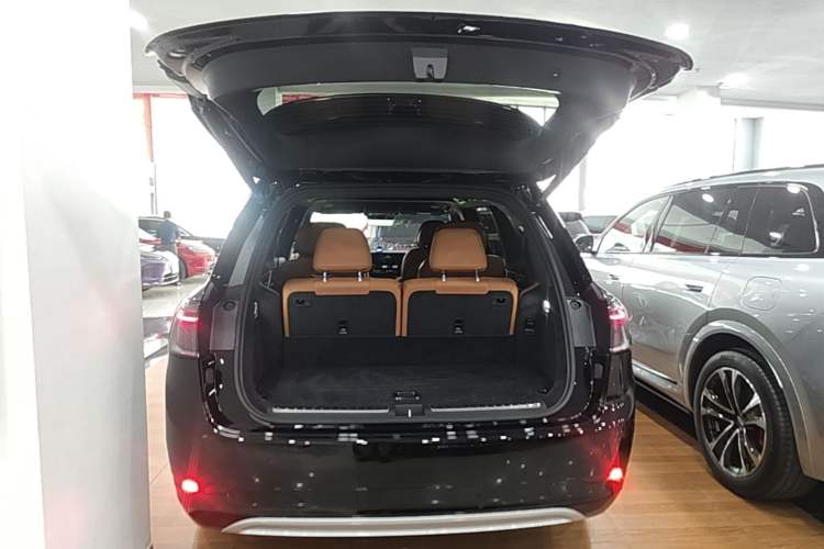 Used Hima AITO M9 2025 Extended-Range Ultra Version 52 kWh 6-Seater Trunk