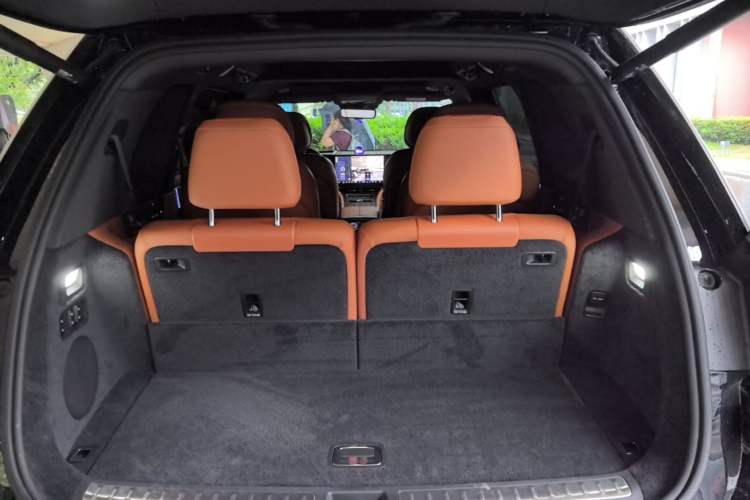 Used Hima AITO M9 2025 Extended-Range Ultra Version 52 kWh 6-Seater Trunk