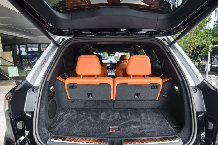 Used Hima AITO M9 2025 Extended-Range Ultra Version 52 kWh 6-Seater Trunk
