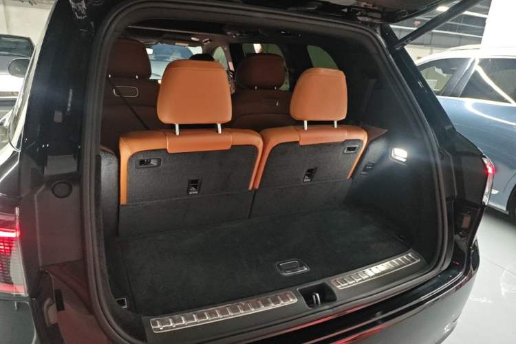 Used Hima AITO M9 2025 Extended-Range Max Version 52 kWh 6-Seater Edition Trunk