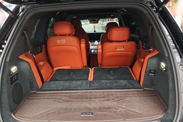 Used Hima AITO M9 2025 Extended-Range Max Version 52 kWh 6-Seater Edition Trunk