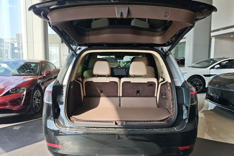 Used Hima AITO M9 2025 Model Pure Electric Ultra Edition 100kWh 6-seater (896-line LiDAR) Trunk