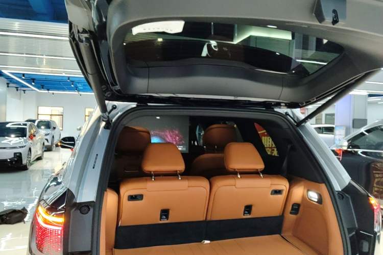 Used Hima AITO M9 2025 Extended-Range Ultra Version 52 kWh 6-Seater Trunk