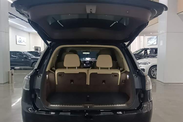 Used Hima AITO M9 2025 Extended-Range Ultra Version 52 kWh 6-Seater Trunk