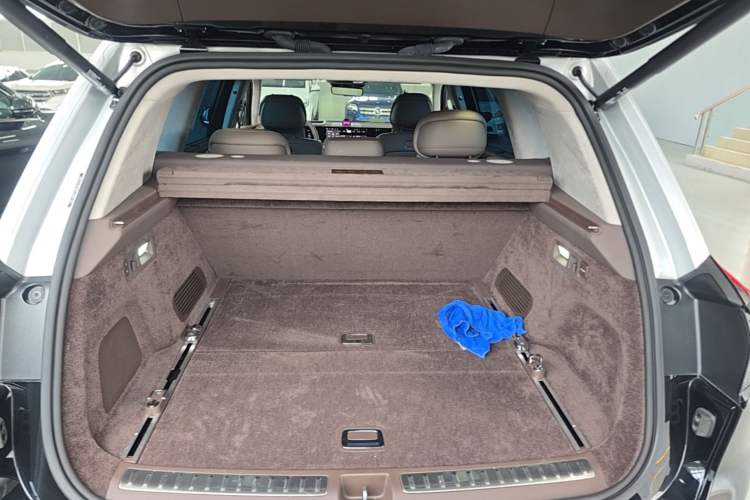 Used Hima AITO M9 2025 Extended-Range Ultra Version 52 kWh 5-Seater Edition Trunk