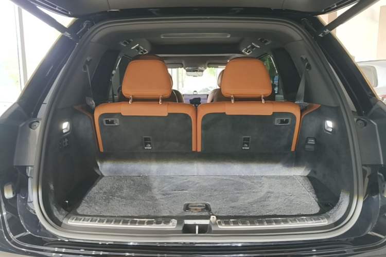 Used Hima AITO M9 2025 Extended-Range Ultra Version 52 kWh 6-Seater Trunk