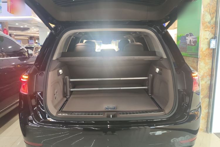 Used Hima AITO M9 2025 Extended-Range Max Version 52 kWh 5-Seater Edition Trunk