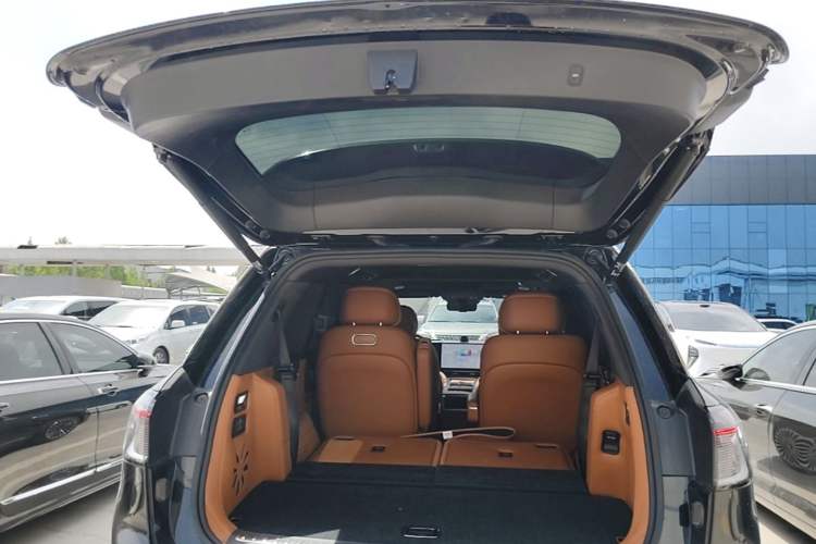 Used Hima AITO M9 2025 Extended-Range Ultra Version 52 kWh 6-Seater Trunk