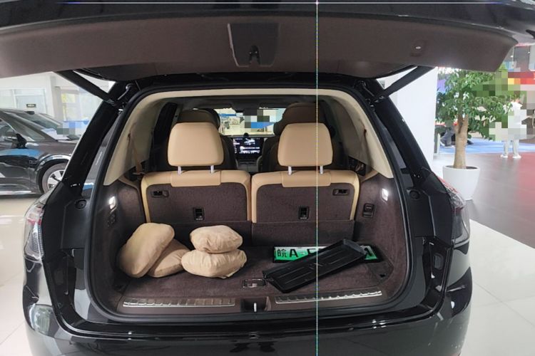Used Hima AITO M9 2025 Extended-Range Ultra Version 52 kWh 6-Seater Trunk