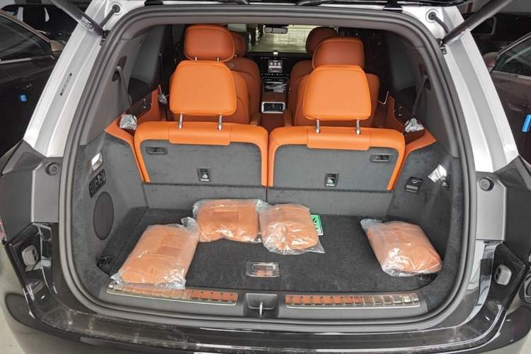 Used Hima AITO M9 2025 Extended-Range Ultra Version 52 kWh 6-Seater Trunk