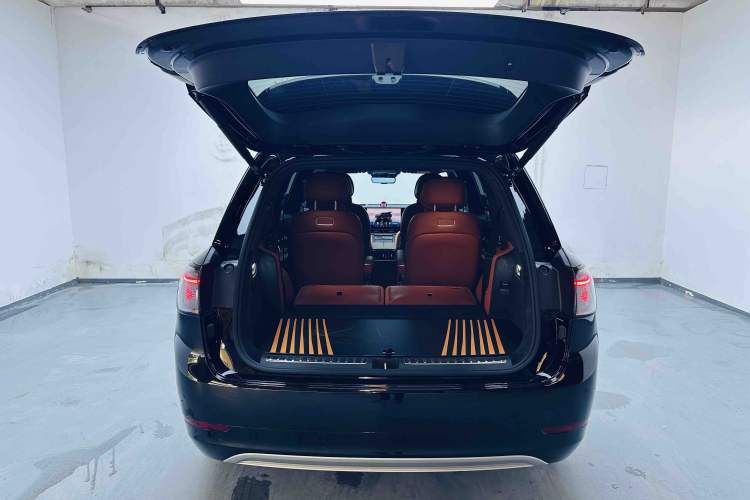 Used Hima AITO M9 2025 Extended-Range Max Version 52 kWh 6-Seater Edition Trunk