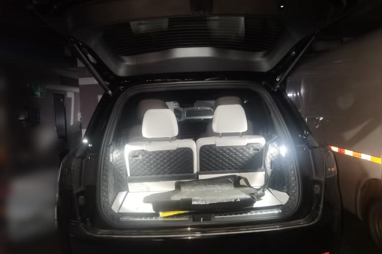 Used Hima AITO M9 2025 Extended-Range Ultra Version 52 kWh 6-Seater Trunk