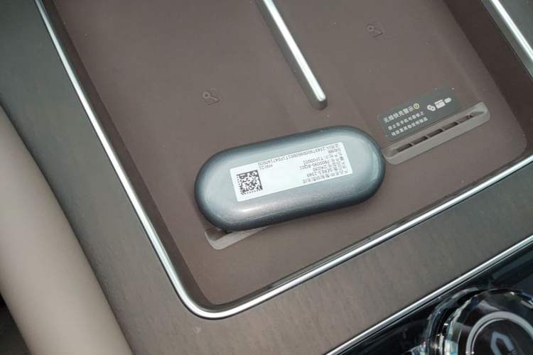 Used Hima AITO M9 2025 Model Range-Extended Max Edition 52kWh 5-seater (896-line LiDAR) Vehicle Key