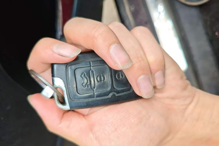 Used Hima AITO M9 2025 Extended-Range Max Version 52 kWh 6-Seater Edition Vehicle Key