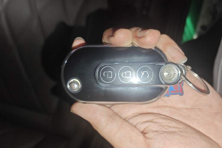 Used Hima AITO M9 2025 Extended-Range Ultra Version 52 kWh 5-Seater Edition Vehicle Key