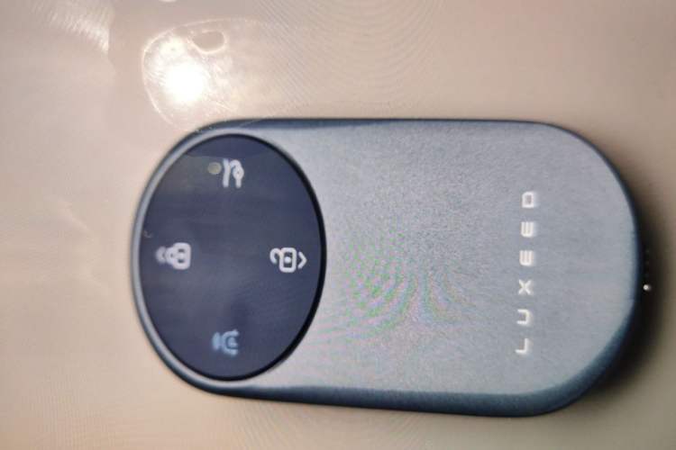 Used Hima AITO M9 2025 Extended-Range Ultra Version 52 kWh 6-Seater Vehicle Key