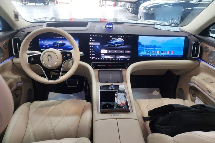 Used Hima AITO M9 2025 Extended-Range Ultra Version 52 kWh 6-Seater Center Console
