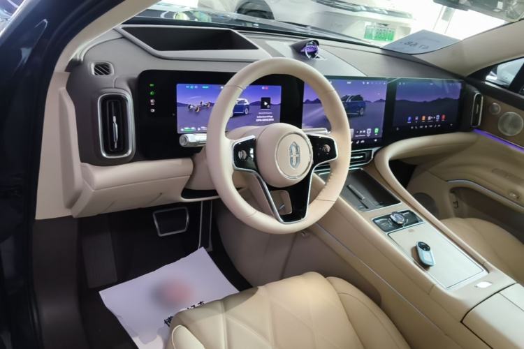 Used Hima AITO M9 2025 Extended-Range Ultra Version 52 kWh 6-Seater Center Console