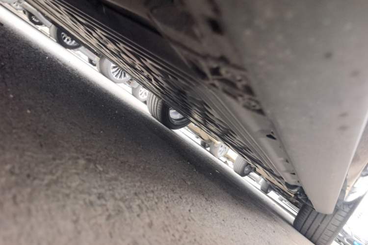 Used Hima AITO M9 2025 Extended-Range Ultra Version 52 kWh 6-Seater Chassis Front Left
