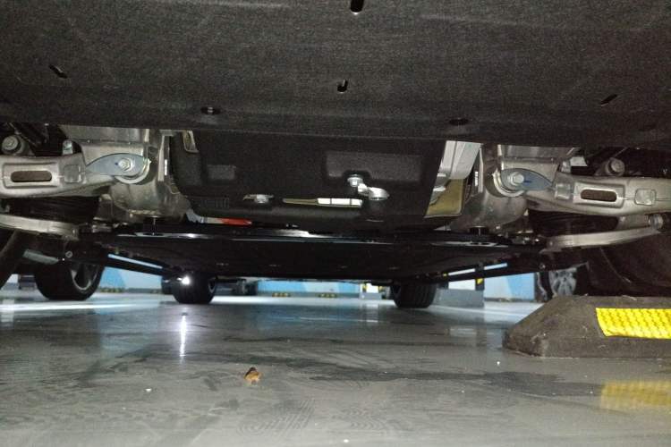 Used Hima AITO M9 2025 All-Electric Max Version 100 kWh 6-Seater Chassis Rear