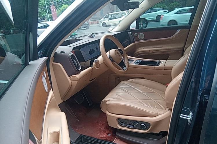 Used Hima AITO M9 2025 Extended-Range Ultra Version 52 kWh 6-Seater Driver Seat