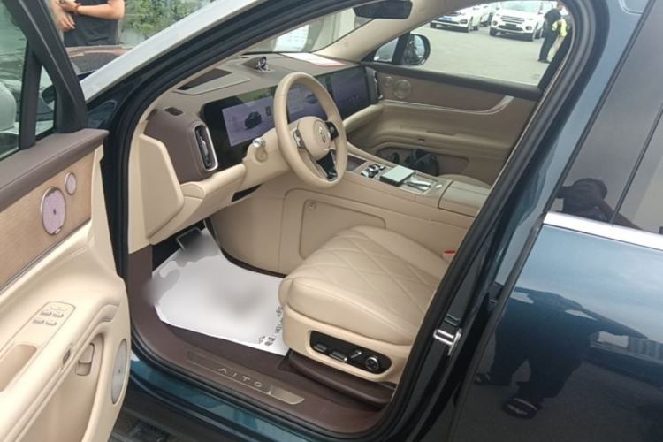 Used Hima AITO M9 2025 Extended-Range Ultra Version 52 kWh 6-Seater Driver Seat