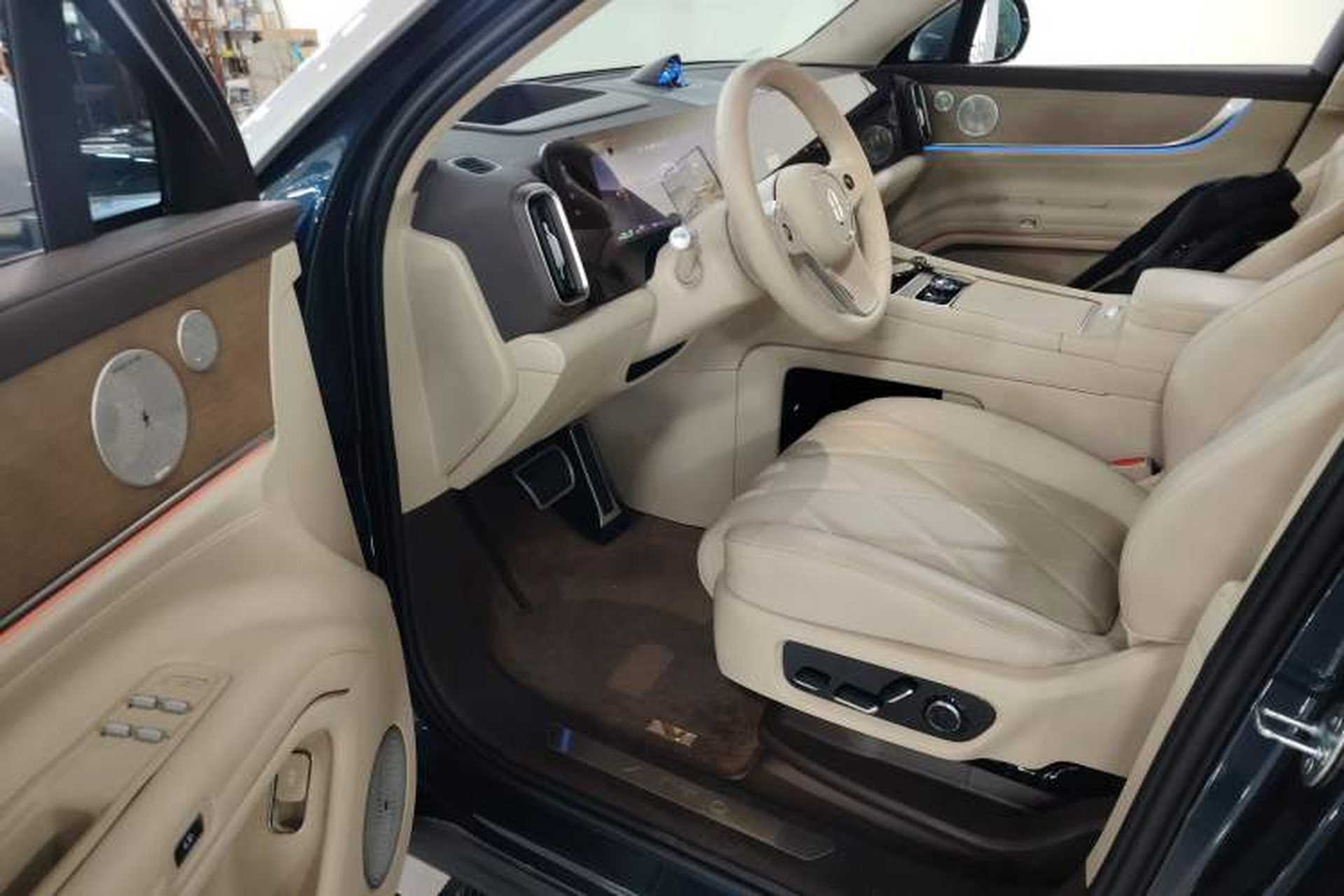Used Hima AITO M9 2025 Extended-Range Ultra Version 52 kWh 6-Seater Driver Seat