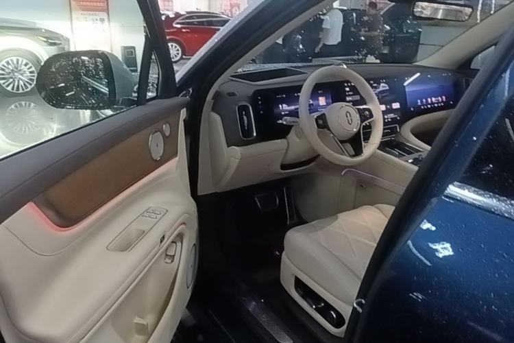 Used Hima AITO M9 2025 Extended-Range Ultra Version 52 kWh 6-Seater Driver Seat