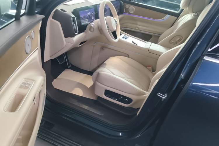 Used Hima AITO M9 2025 Extended-Range Ultra Version 52 kWh 6-Seater Driver Seat
