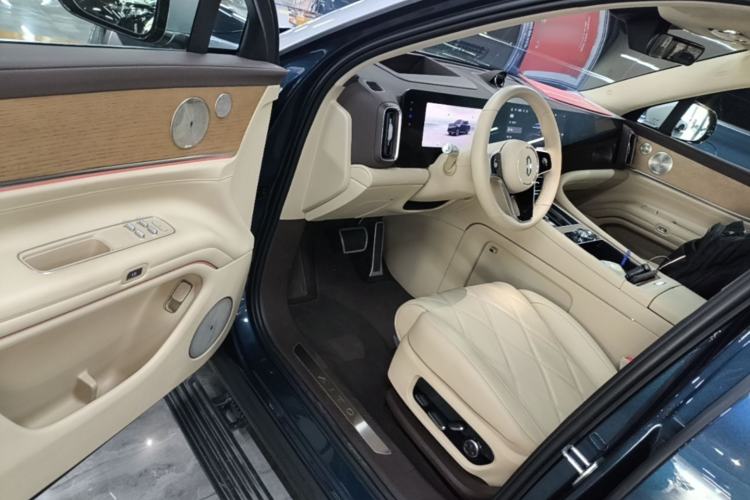 Used Hima AITO M9 2025 Extended-Range Ultra Version 52 kWh 6-Seater Driver Seat