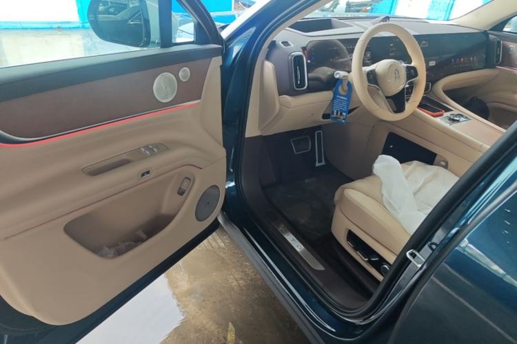 Used Hima AITO M9 2025 Extended-Range Ultra Version 52 kWh 6-Seater Driver Seat