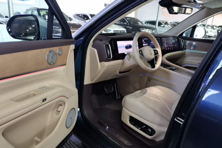 Used Hima AITO M9 2025 Extended-Range Ultra Version 52 kWh 6-Seater Driver Seat