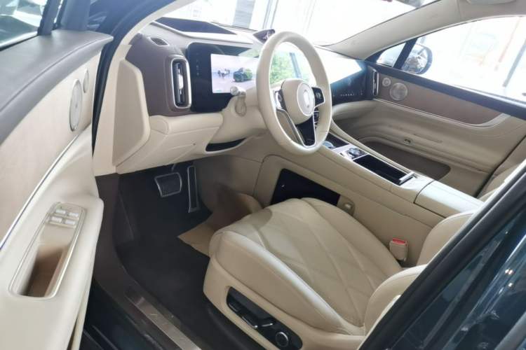 Used Hima AITO M9 2025 Extended-Range Ultra Version 52 kWh 6-Seater Driver Seat