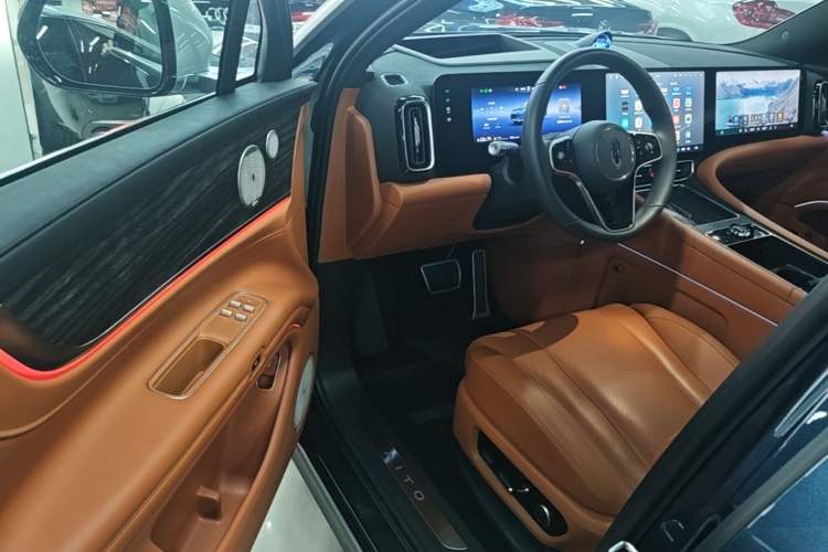 Used Hima AITO M9 2025 Extended-Range Ultra Version 52 kWh 5-Seater Edition Driver Seat