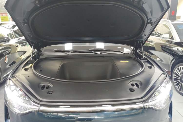 Used Hima AITO M9 2025 Pure Electric Ultra Version 100 kWh 6-Seater Model Engine Bay