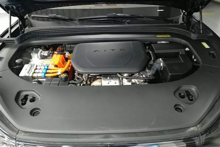 Used Hima AITO M9 2025 Extended-Range Ultra Version 52 kWh 6-Seater Engine Bay