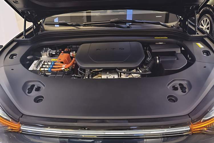 Used Hima AITO M9 2025 Extended-Range Ultra Version 52 kWh 6-Seater Engine Bay