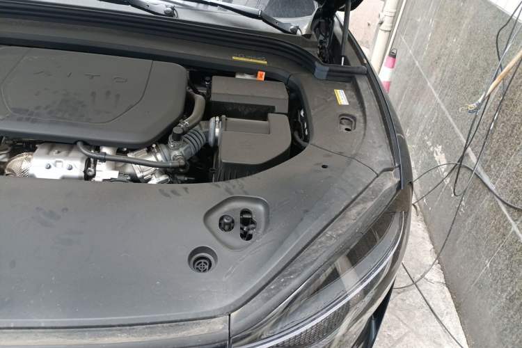 Used Hima AITO M9 2025 Extended-Range Ultra Version 52 kWh 6-Seater Engine Bay Left