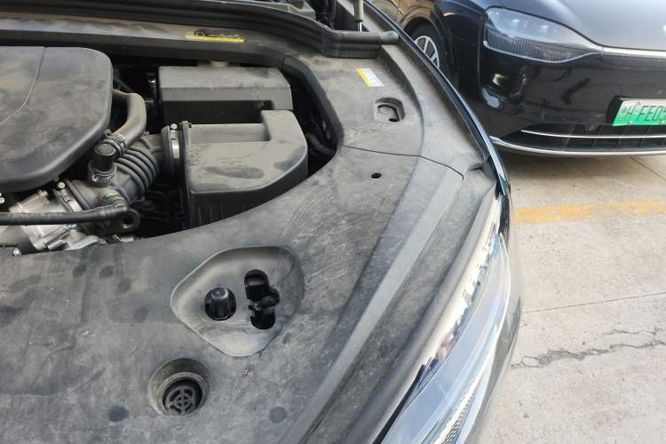 Used Hima AITO M9 2025 Extended-Range Ultra Version 52 kWh 5-Seater Edition Engine Bay Left