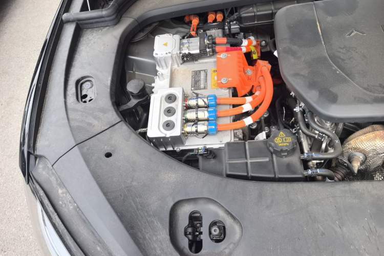 Used Hima AITO M9 2025 Extended-Range Ultra Version 52 kWh 6-Seater Engine Bay Right