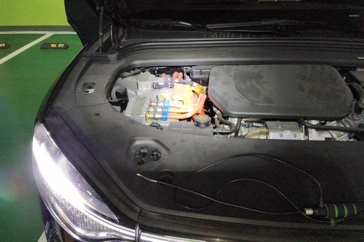 Used Hima AITO M9 2025 Extended-Range Ultra Version 52 kWh 6-Seater Engine Bay Right