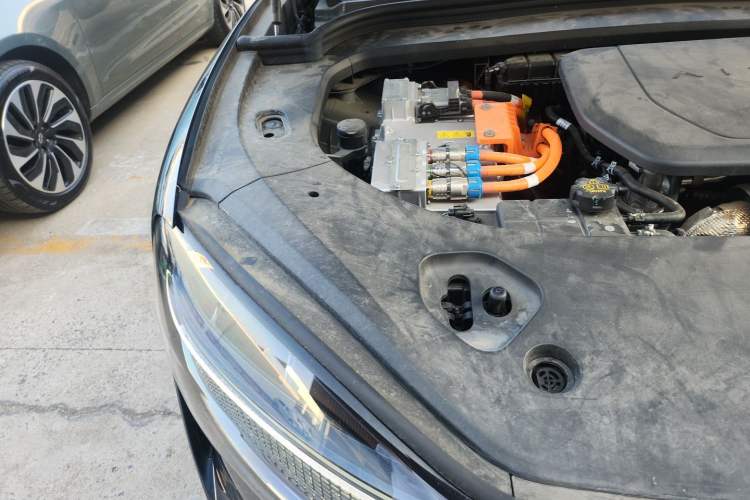 Used Hima AITO M9 2025 Extended-Range Ultra Version 52 kWh 5-Seater Edition Engine Bay Right