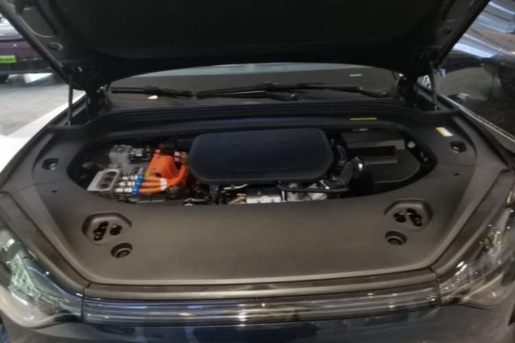 Used Hima AITO M9 2025 Extended-Range Max Version 52 kWh 5-Seater Edition Engine Bay