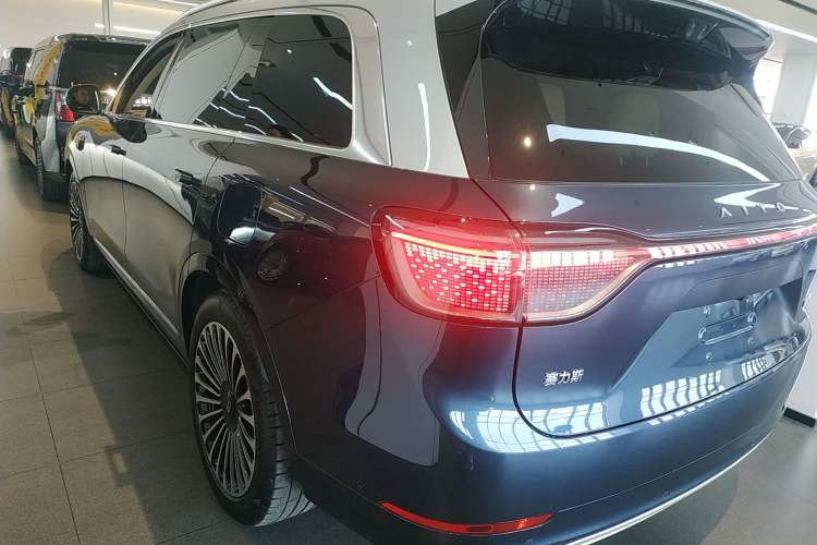 Used Hima AITO M9 2025 Extended-Range Ultra Version 52 kWh 6-Seater Exterior 2