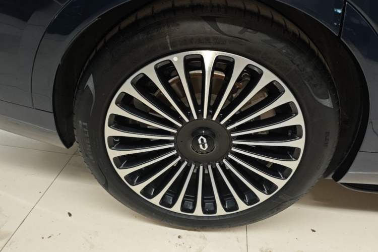 Used Hima AITO M9 2025 Extended-Range Ultra Version 52 kWh 6-Seater Exterior 2