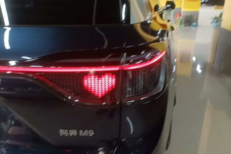 Used Hima AITO M9 2025 Extended-Range Ultra Version 52 kWh 6-Seater Exterior 3
