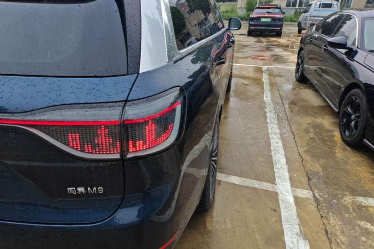 Used Hima AITO M9 2025 Extended-Range Ultra Version 52 kWh 6-Seater Exterior 3